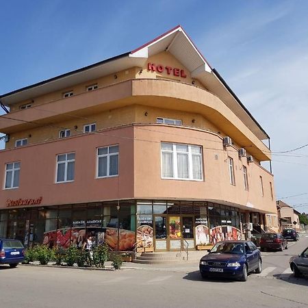 Hotel Floare De Colt Teius Exterior foto